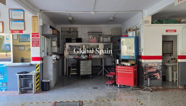 Lokal - Wiederverkauf - BENIDORM -
                Centro
