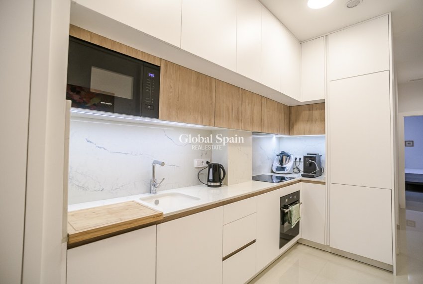 Long Term Rental - APARTMENT -
TORREVIEJA - Torrevieja