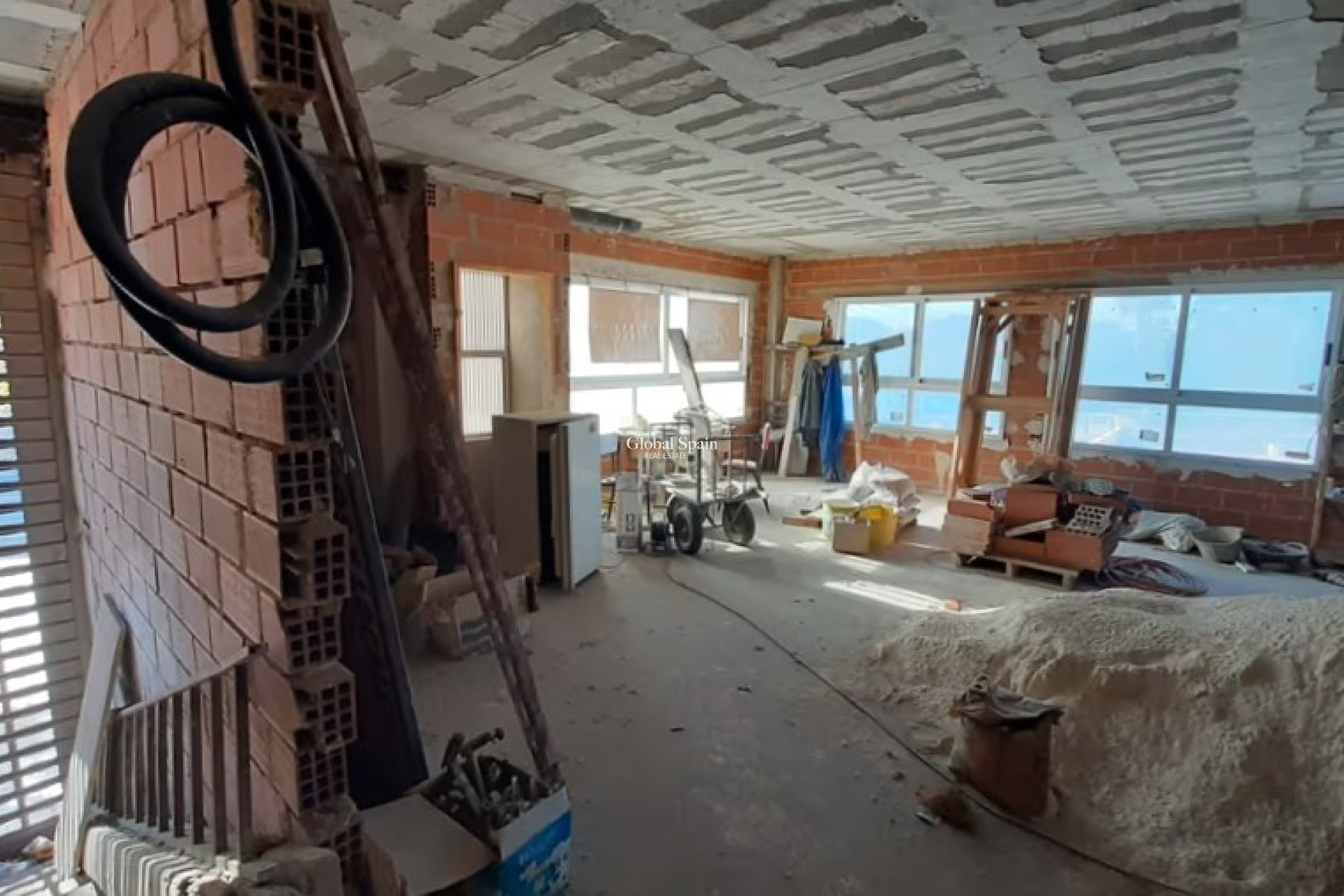 Long Term Rental - Local -
Callosa De Ensarrià