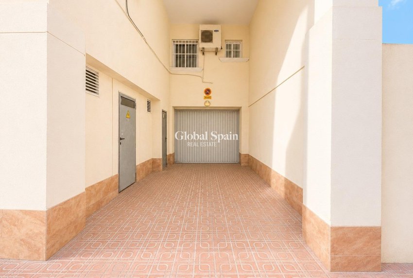 Long Term Rental - PARKING SPACE / GARAGE -
TORREVIEJA - Centro
