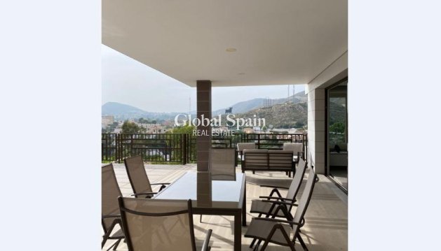 MAISON - Revente - EL CAMPELLO -
                Costa Blanca