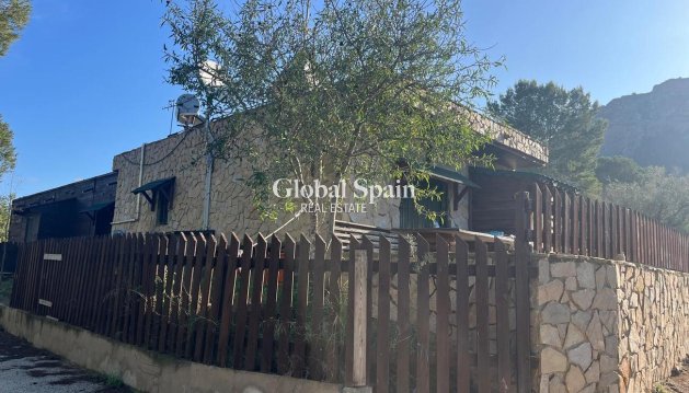 MAISON - Revente - GEA Y TRUYOLS -
                Inland