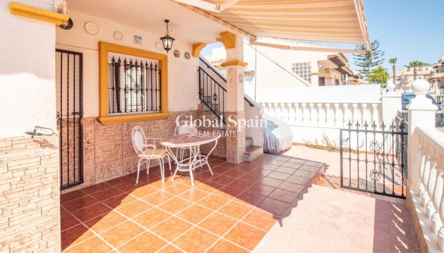 MAISON - Revente - ORIHUELA COSTA -
                La Zenia