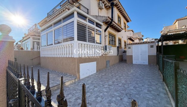 MAISON - Revente - ORIHUELA COSTA -
                Las Filipinas