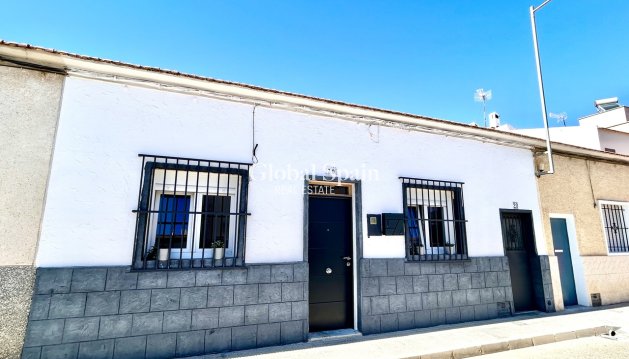 MAISON - Revente - SAN MIGUEL DE SALINAS -
                Inland