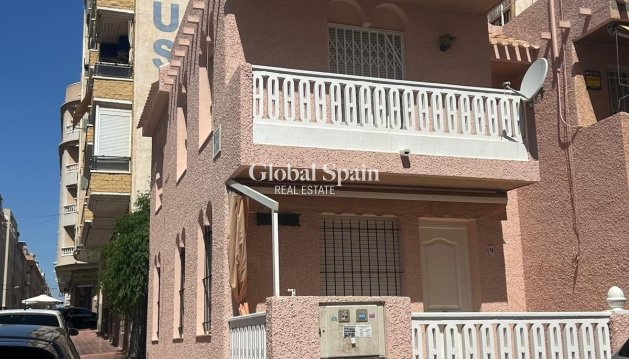 MAISON - Revente - TORREVIEJA -
                Center