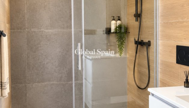 MAISON - Revente - VILLAMARTÍN -
                Costa Blanca