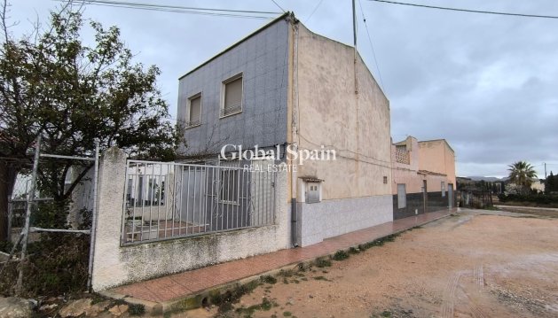 MAISON - Revente - YECLA -
                Inland