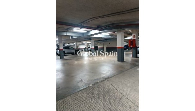 MIEJSCA PARKINGOWE / GARAZ - Odsprzedaż - VILLAJOYOSA -
                Cala de Villajoyosa