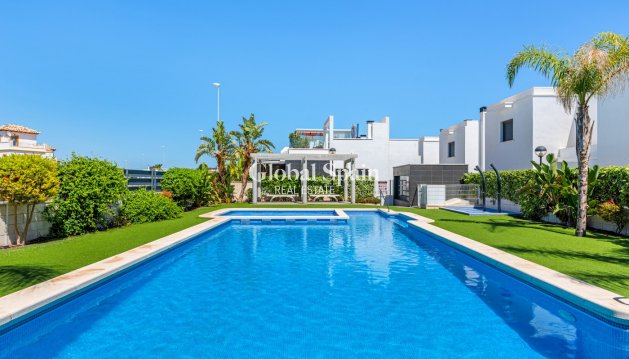 MIESZKANIE - Odsprzedaż - ORIHUELA COSTA -
                