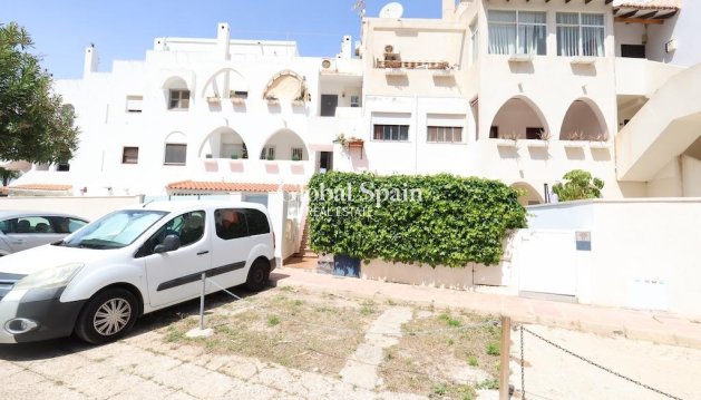 MIESZKANIE - Odsprzedaż - ORIHUELA COSTA -
                