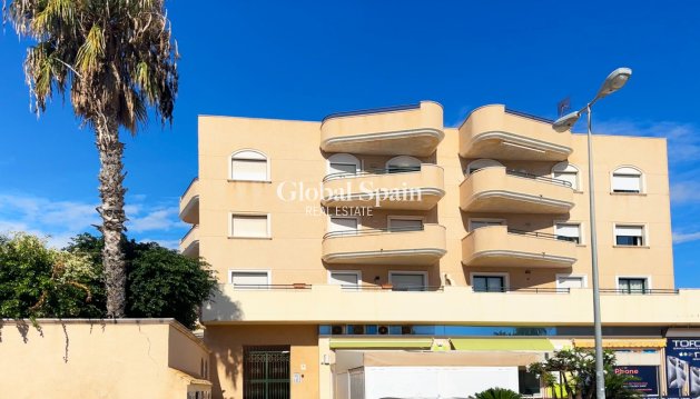 MIESZKANIE - Odsprzedaż - ORIHUELA COSTA -
                