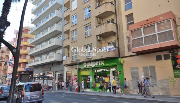 MIESZKANIE - Odsprzedaż - TORREVIEJA -
                Center