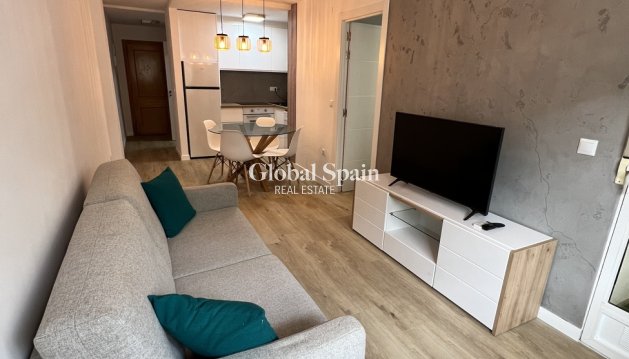 MIESZKANIE - Odsprzedaż - TORREVIEJA -
                Center