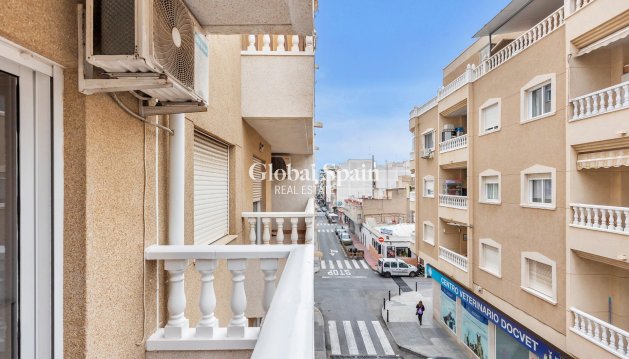 MIESZKANIE - Odsprzedaż - TORREVIEJA -
                Centro - Muelle Pesquero