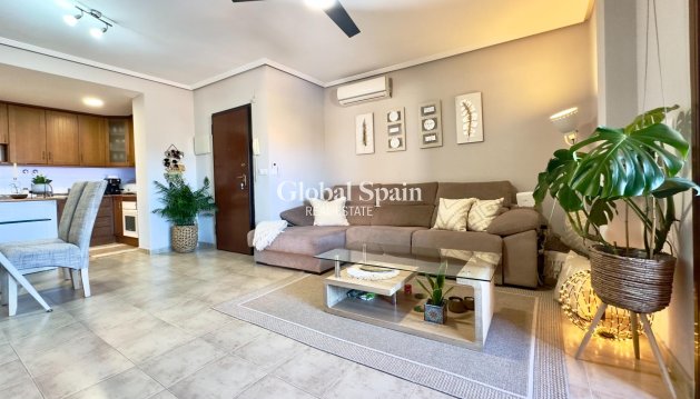 MIESZKANIE - Odsprzedaż - TORREVIEJA -
                Nueva Torrevieja