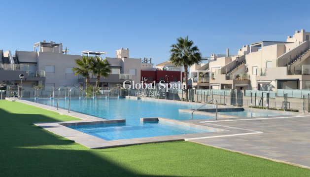 MIESZKANIE - Odsprzedaż - TORREVIEJA -
                