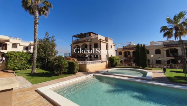 MIESZKANIE - Odsprzedaż - TORREVIEJA -
                