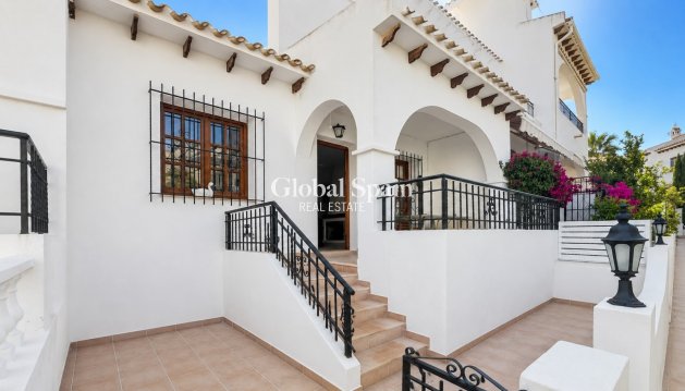 MIESZKANIE - Odsprzedaż - TORREVIEJA -
                