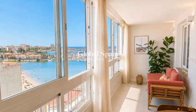 MIESZKANIE - Odsprzedaż - TORREVIEJA -
                