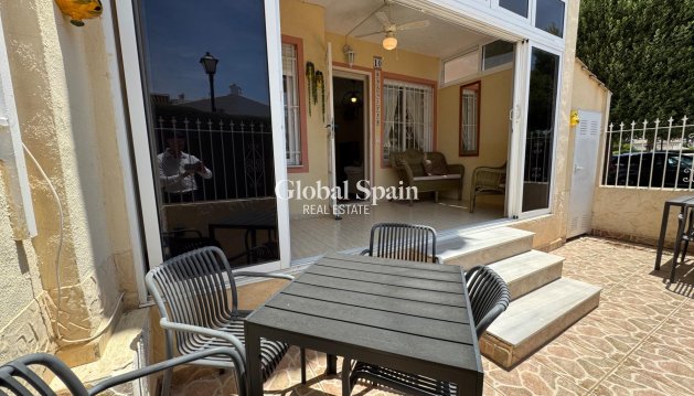 MIESZKANIE - Odsprzedaż - TORREVIEJA -
                