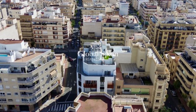 MIESZKANIE - Odsprzedaż - TORREVIEJA -
                