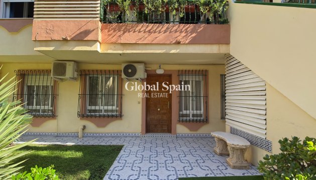 MIESZKANIE - Odsprzedaż - TORREVIEJA -
                