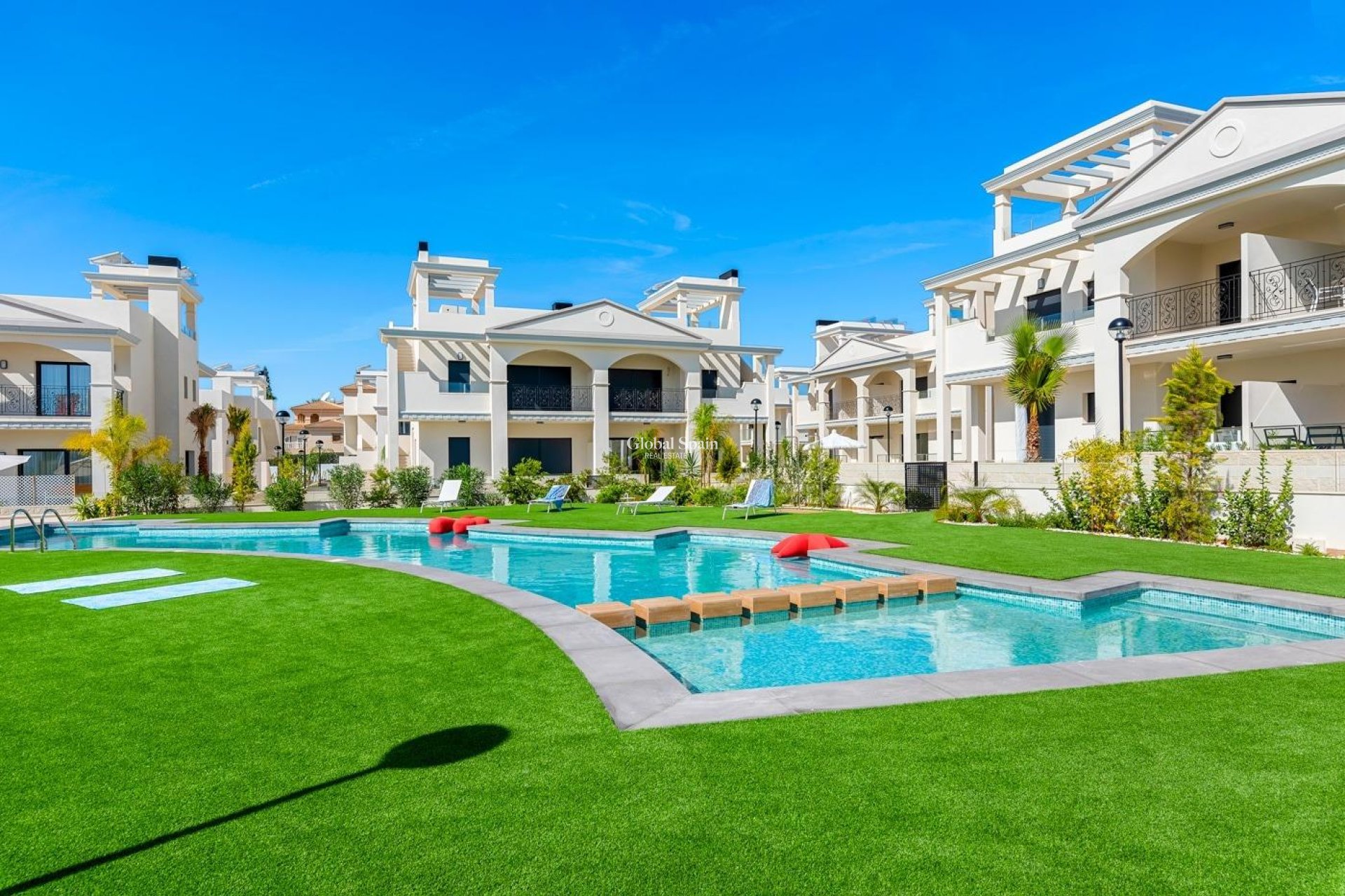 Neubau - Bungalow im Erdgeschoss -
ROJALES - Doña Pepa