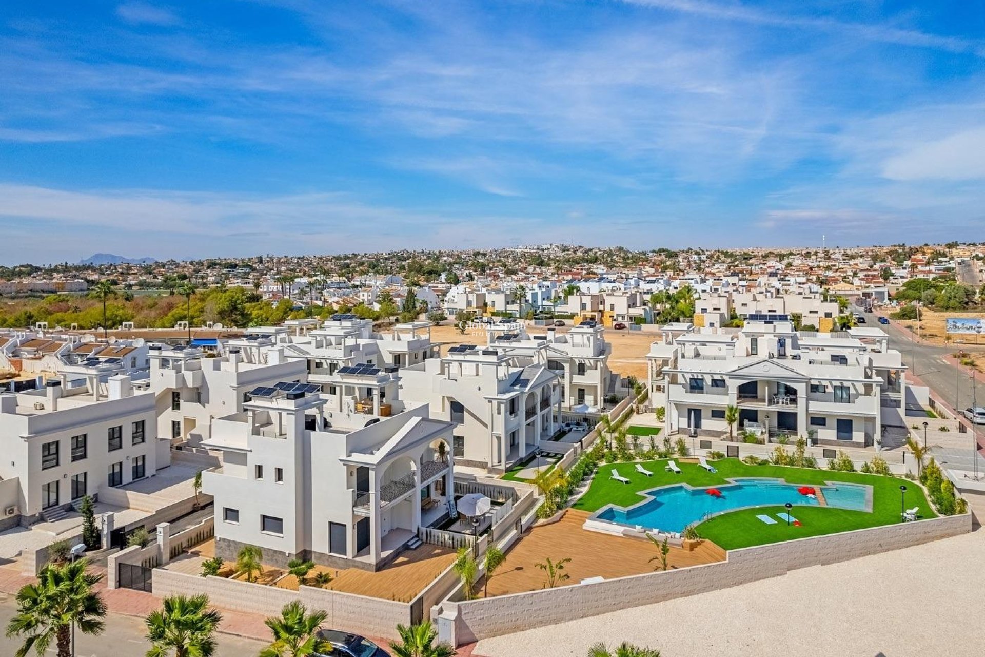 Neubau - Bungalow im Erdgeschoss -
ROJALES - Doña Pepa