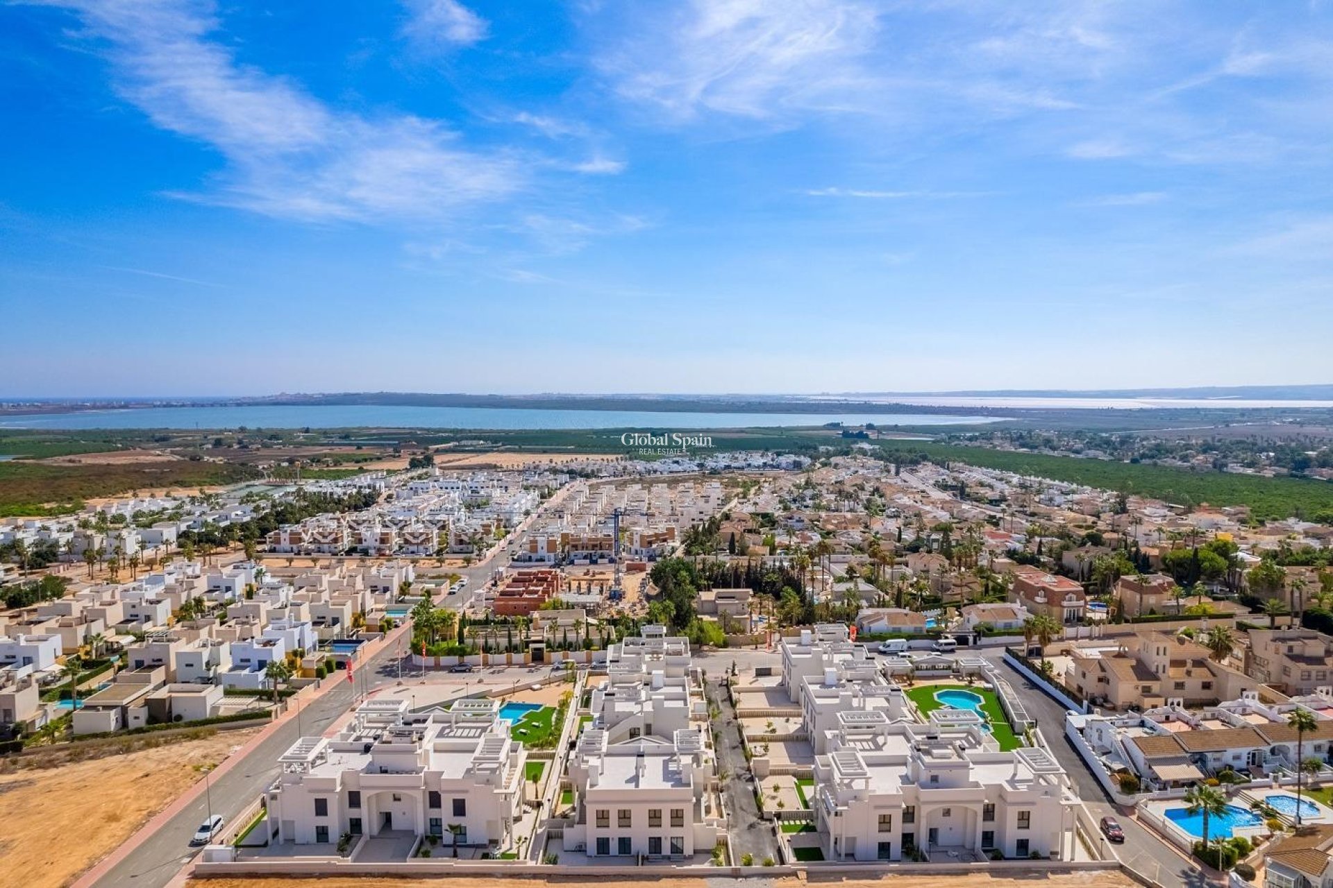 Neubau - Bungalow im Erdgeschoss -
ROJALES - Doña Pepa