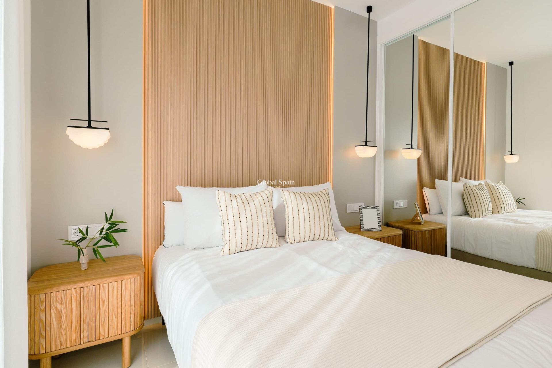 Neubau - Bungalow im Erdgeschoss -
ROJALES - Doña Pepa