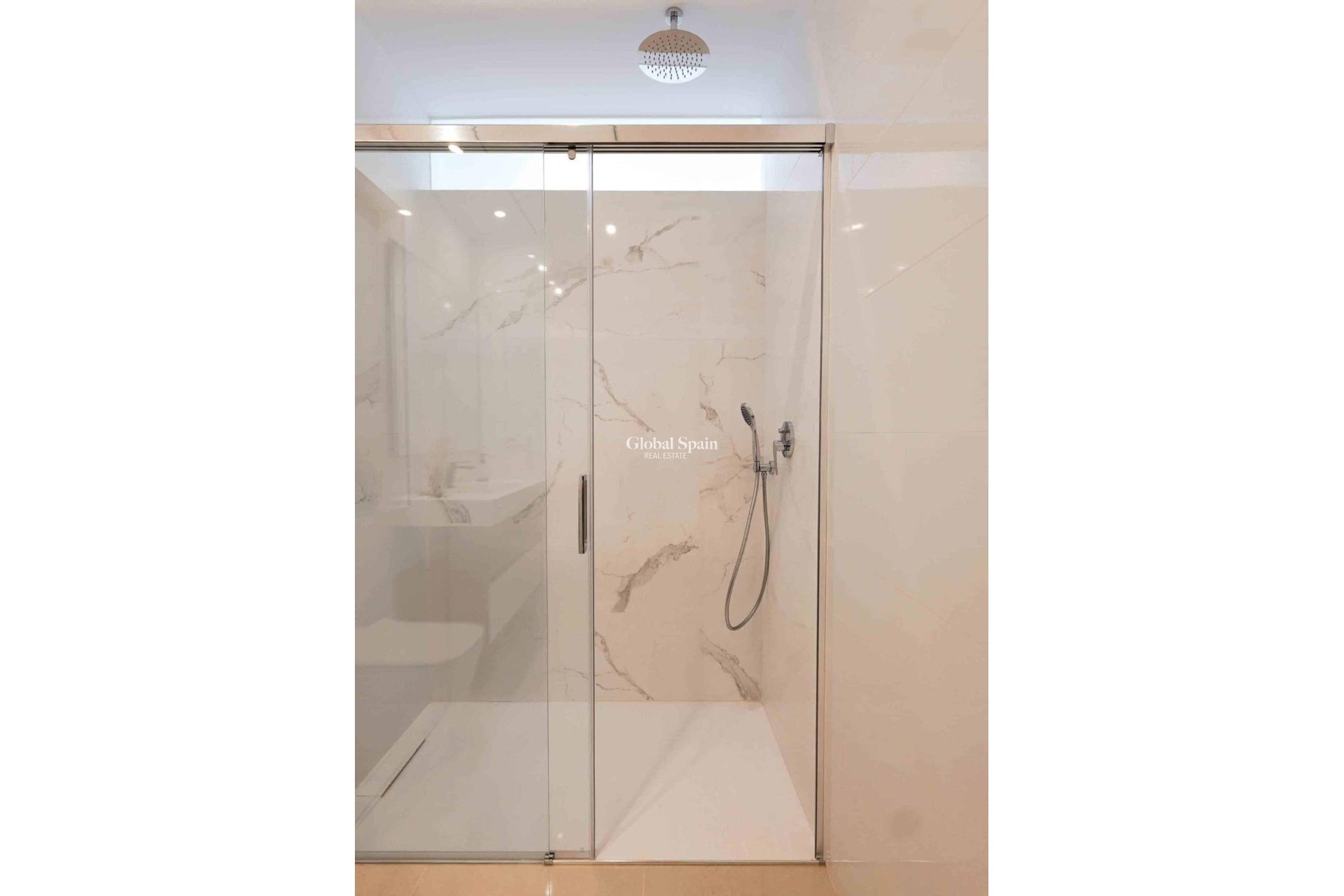 Neubau - Bungalow im Erdgeschoss -
ROJALES - Doña Pepa