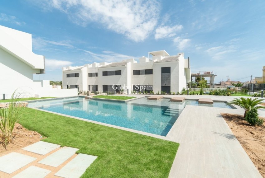 Neubau - Bungalow im Erdgeschoss -
TORREVIEJA - LOS BALCONES - LOS ALTOS