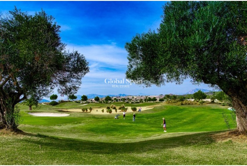 Neubau - Bungalow im obersten Stockwerk -
ORIHUELA - Vistabella Golf