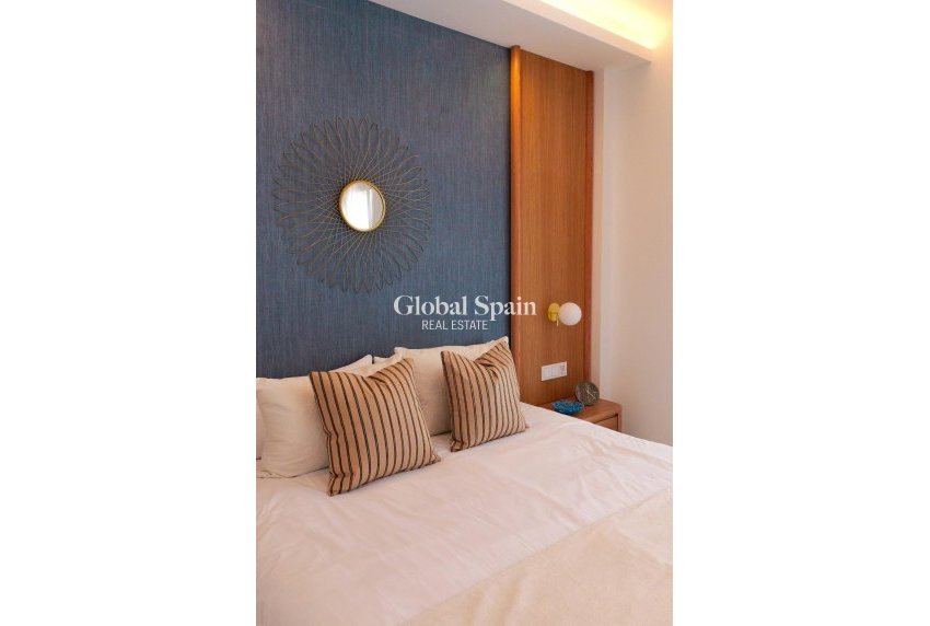 Neubau - Bungalow im obersten Stockwerk -
ROJALES - Doña Pepa