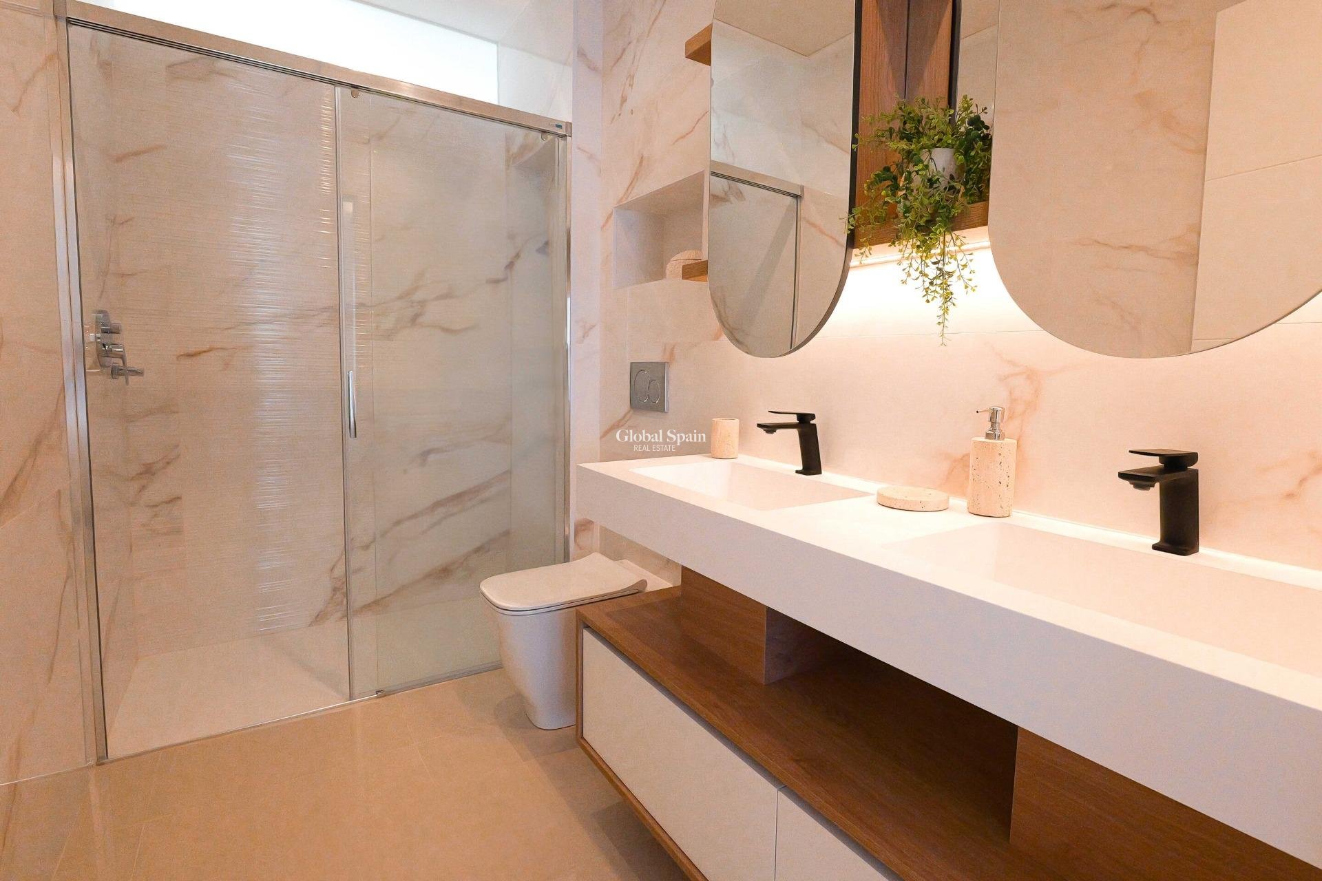 Neubau - Bungalow im obersten Stockwerk -
ROJALES - Doña Pepa