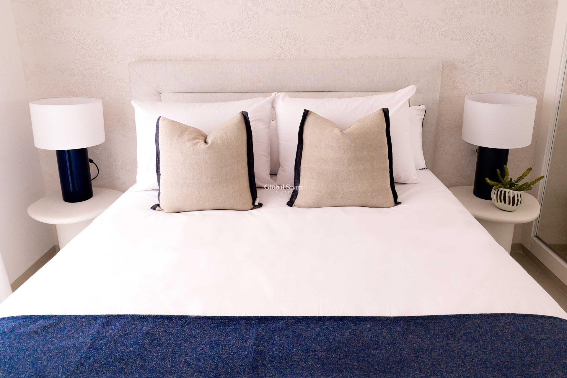 Neubau - Bungalow im obersten Stockwerk -
ROJALES - Doña Pepa