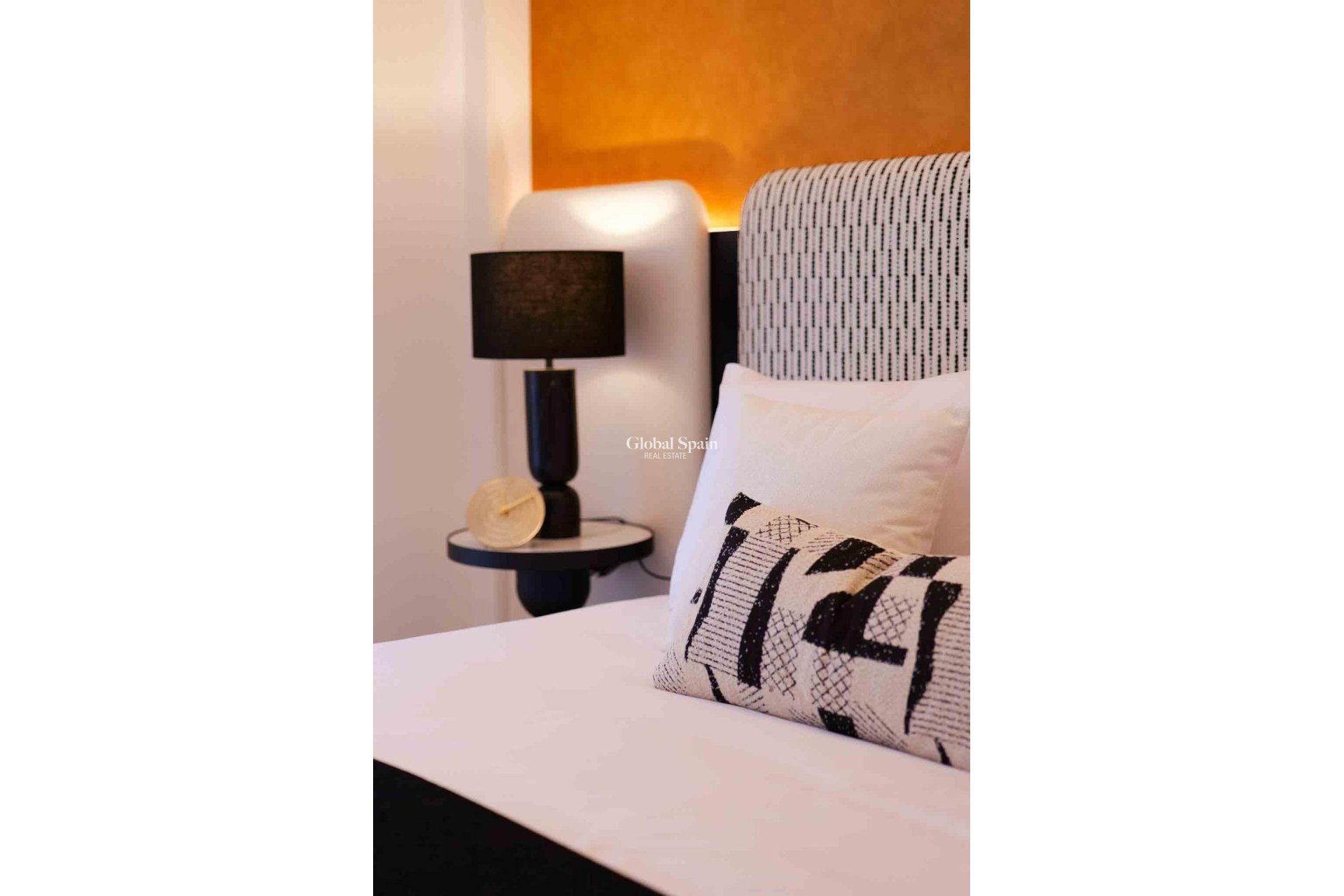 Neubau - Bungalow im obersten Stockwerk -
ROJALES - Doña Pepa