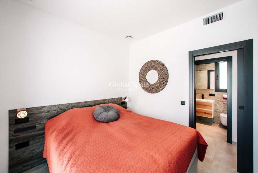 Neubau - Bungalow im obersten Stockwerk -
ROJALES - La Marquesa Golf