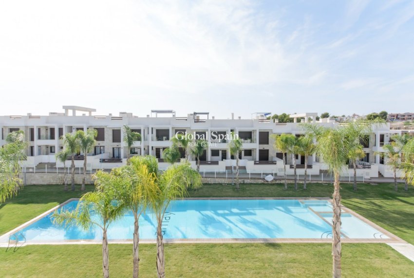Neubau - Bungalow im obersten Stockwerk -
TORREVIEJA - LOS BALCONES - LOS ALTOS