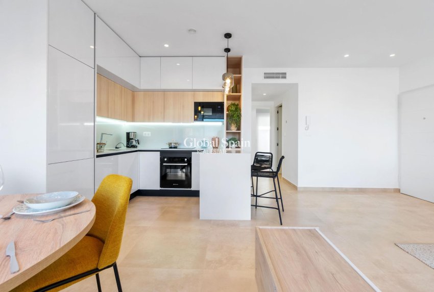 Neubau - Bungalow im obersten Stockwerk -
TORREVIEJA - LOS BALCONES - LOS ALTOS