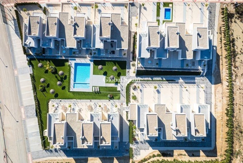 Neubau - HAUS -
BAÑOS Y MENDIGO - Altaona Golf
