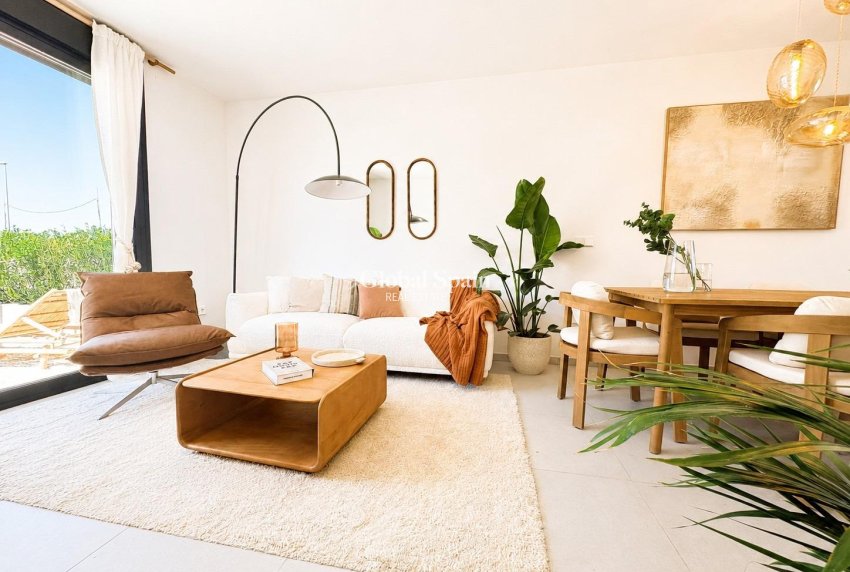 Neubau - HAUS -
BAÑOS Y MENDIGO - Altaona Golf