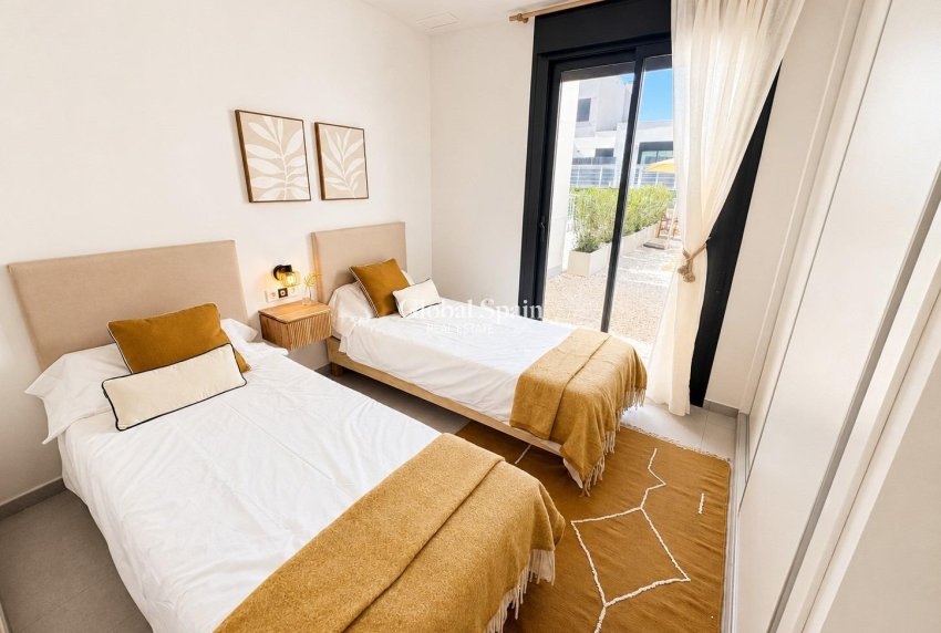 Neubau - HAUS -
BAÑOS Y MENDIGO - Altaona Golf