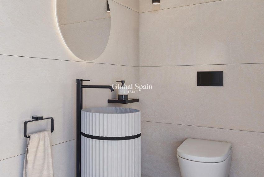 Neubau - HAUS -
CASARES - Casares Del Sol