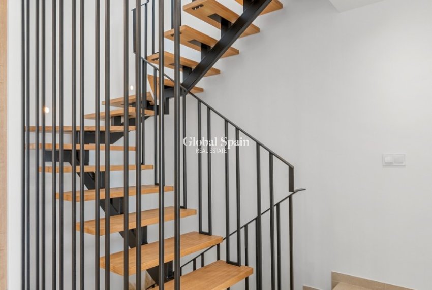 Neubau - HAUS -
DOLORES