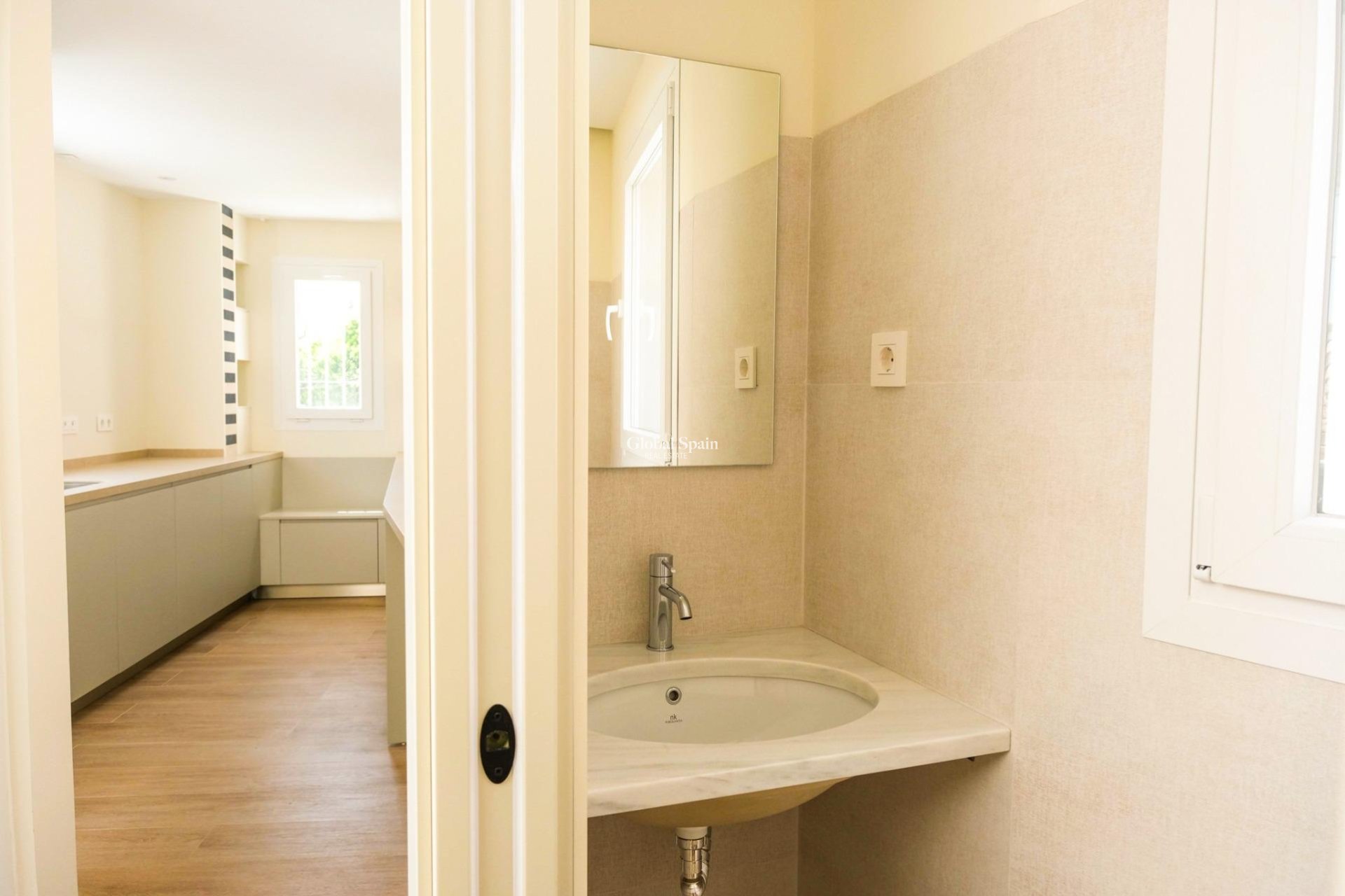 Neubau - HAUS -
MÁLAGA - Playa de la Malagueta