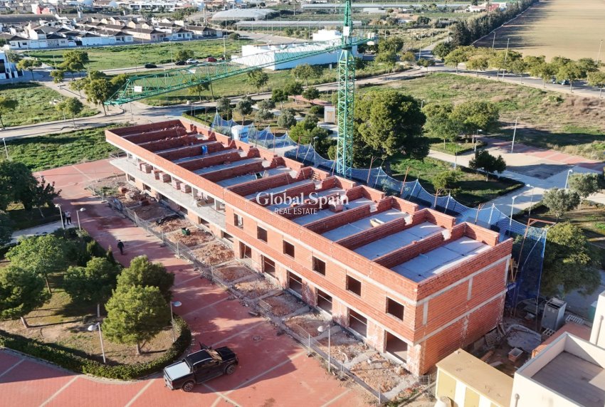 Neubau - HAUS -
PILAR DE LA HORADADA - pueblo