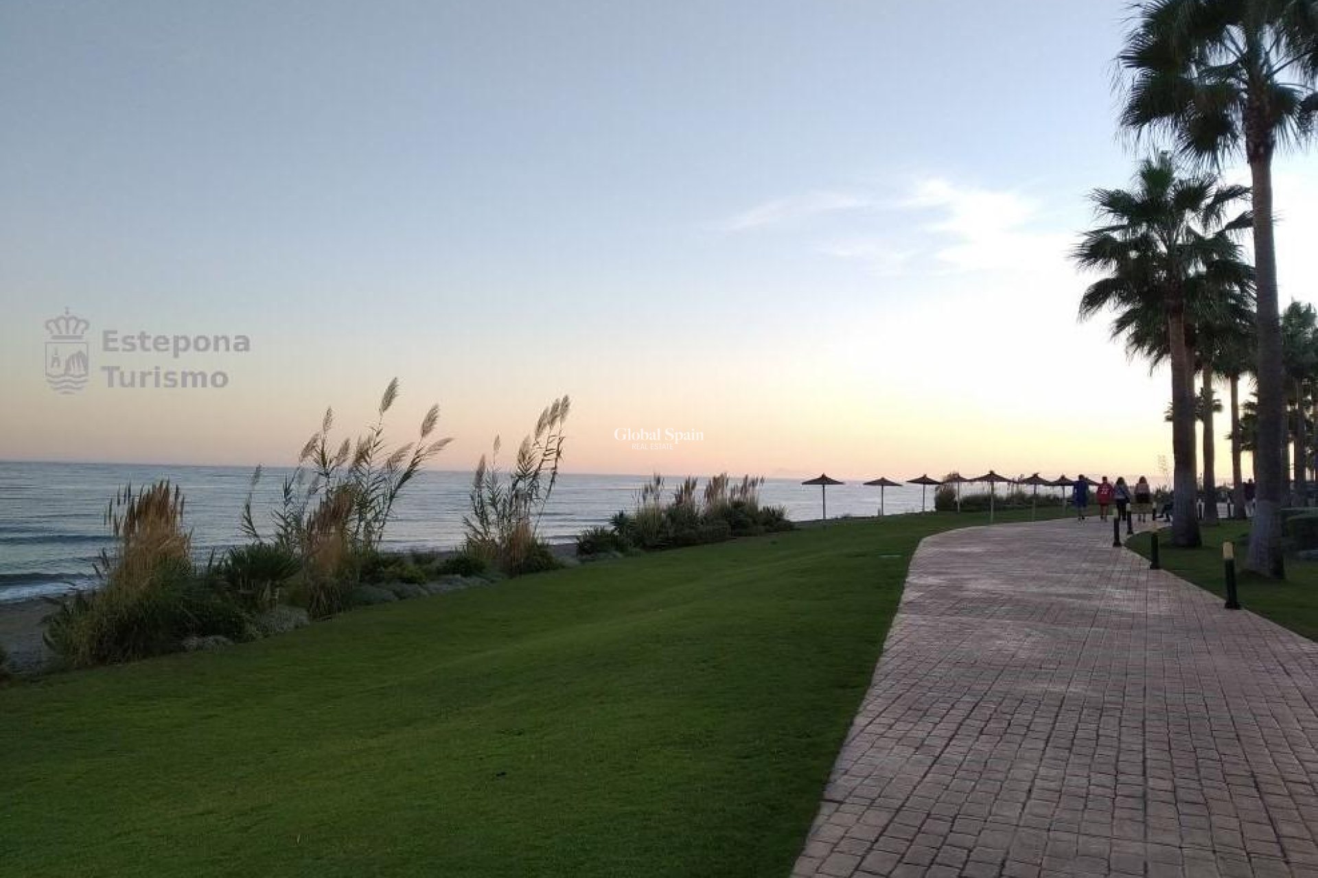 Neubau - PENTHOUSE -
ESTEPONA - Playa de La Rada