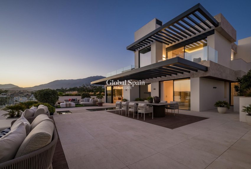 Neubau - PENTHOUSE -
ESTEPONA - Playa del Cristo